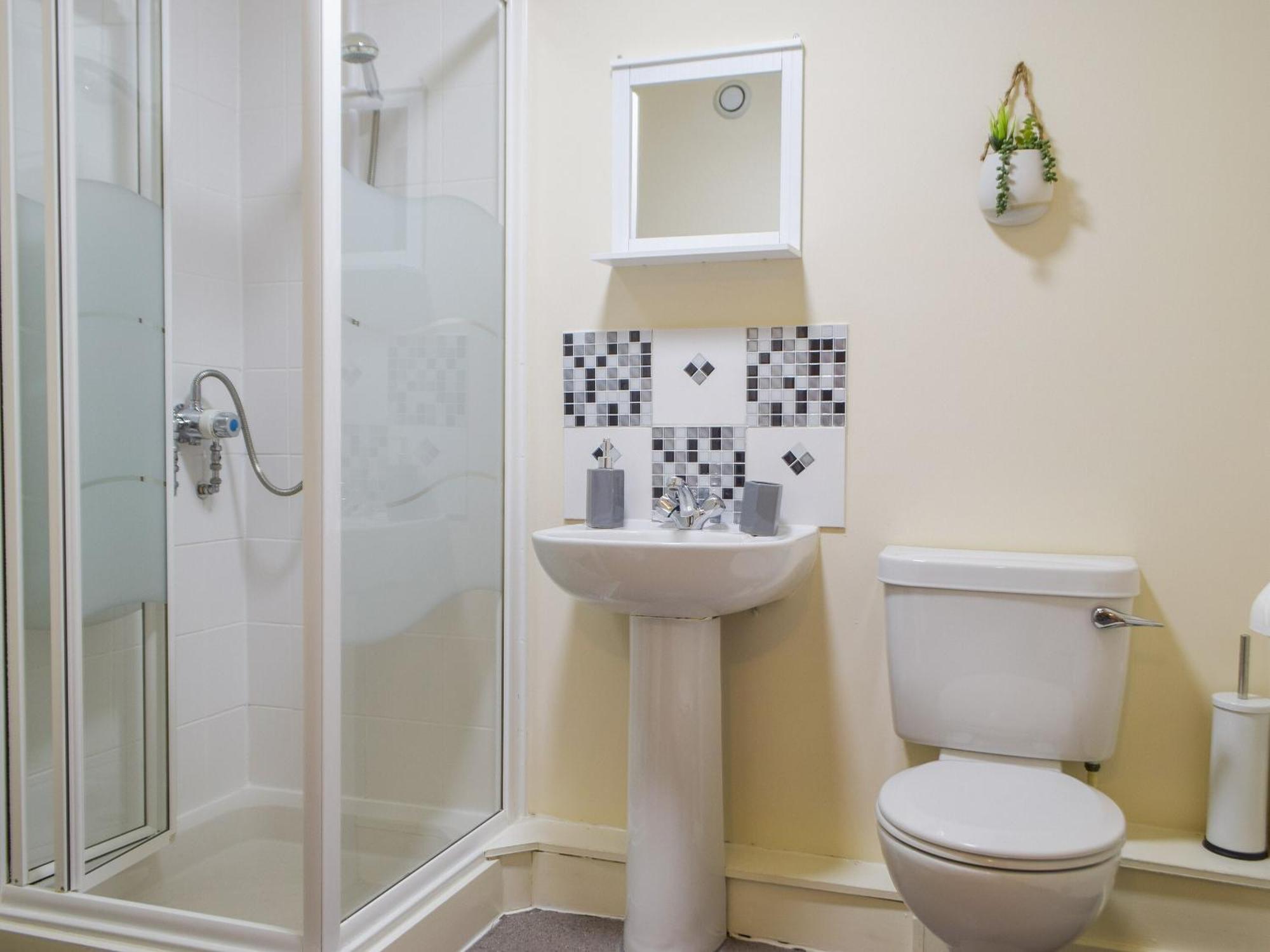 Sovereign House Milford Haven Esterno foto