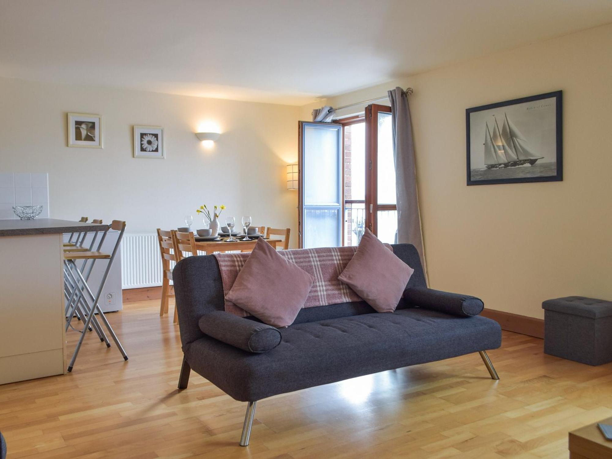 Sovereign House Milford Haven Esterno foto