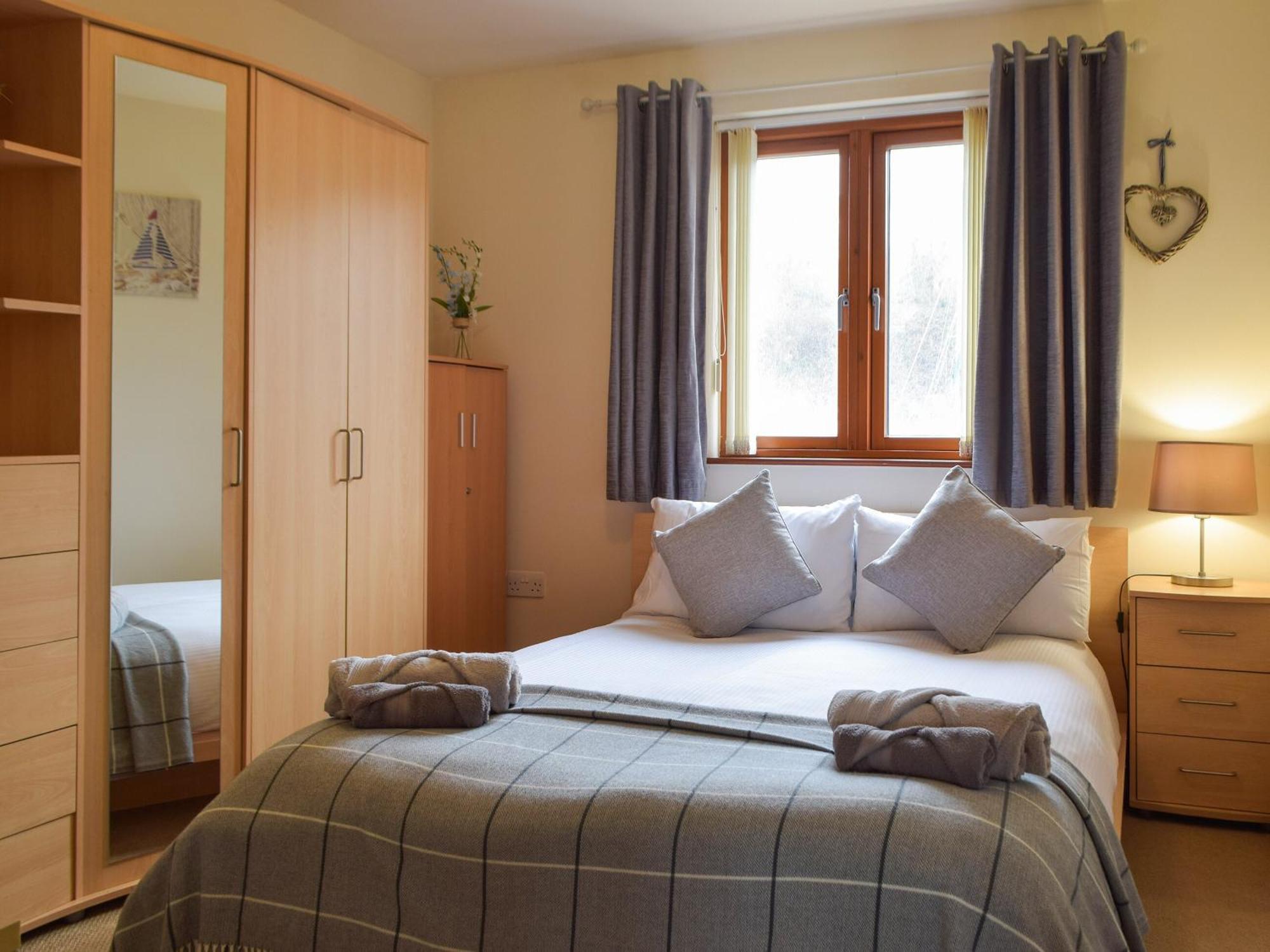 Sovereign House Milford Haven Esterno foto