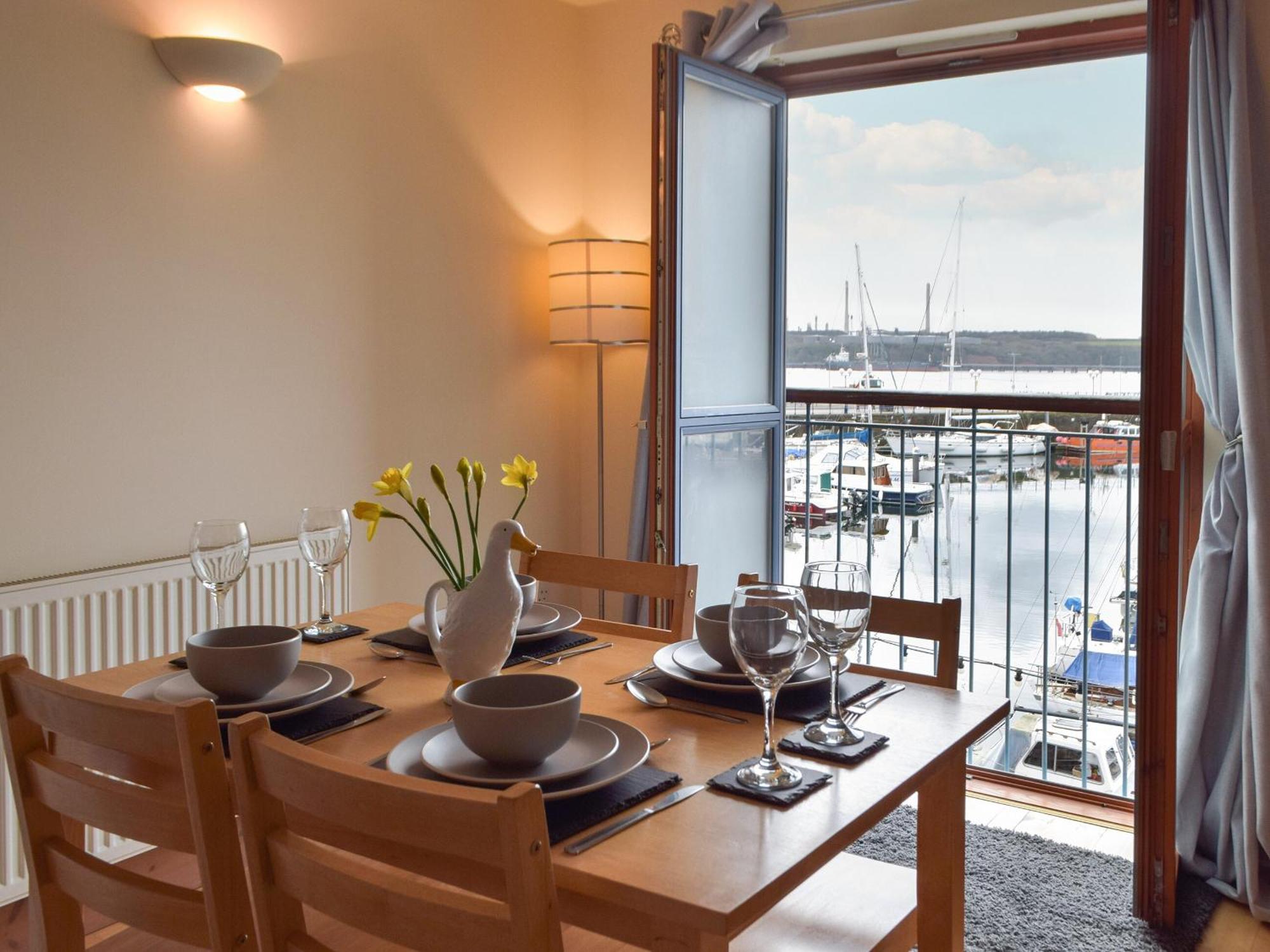 Sovereign House Milford Haven Esterno foto